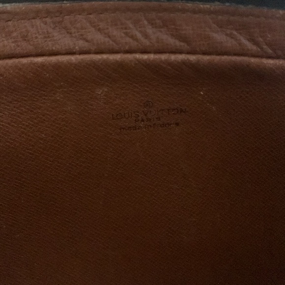 LOUIS VUITTON Authentic Signature Pristine Pochette Crossbody - Picture 11 of 13